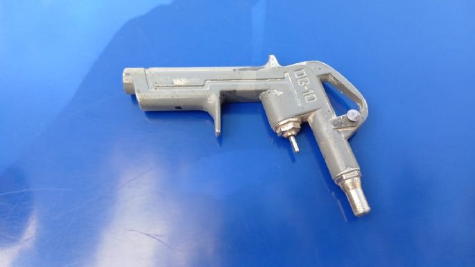 Exhibía una pistola de aire compresor en la calle y quedó detenido