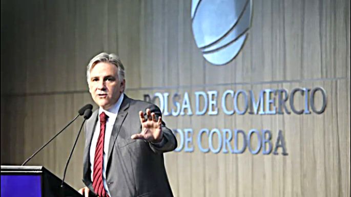 Llaryora “acompañaría” a Milei