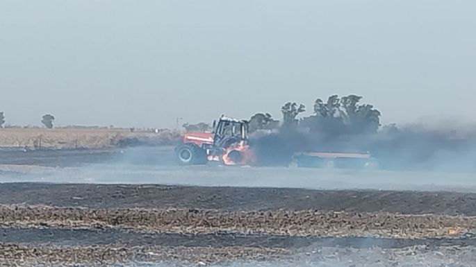 Un incendio afectó a 20 hectáreas de campo y un tractor
