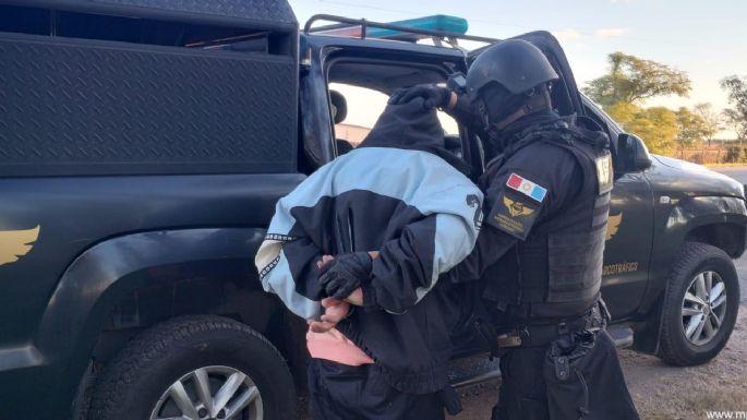 Detuvieron a dos hombres con drogas y un arma de fuego