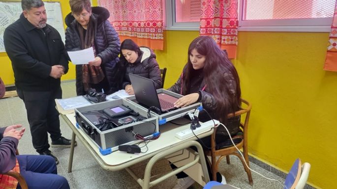 La Valija Móvil  sigue yendo  a los colegios
