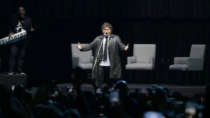 Milei cantó "Panic show" para abrir su acto en el Luna Park