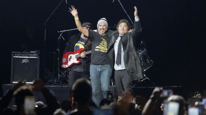 Milei cantó "Panic show" para abrir su acto en el Luna Park