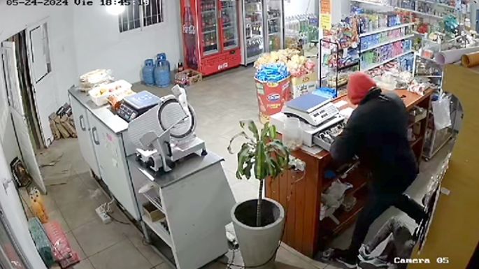 Asaltó un autoservicio en apenas 44 segundos