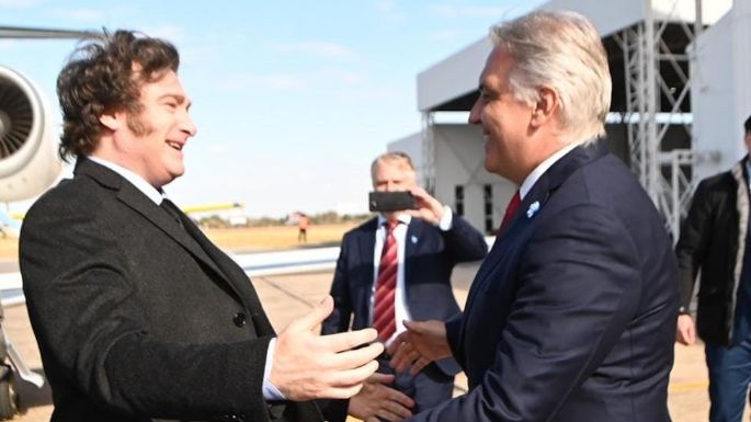 Javier Milei ya se encuentra en Córdoba y fue recibido por Llaryora