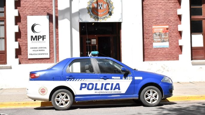 Detienen a una mujer por violar una orden de restricción hacia su expareja