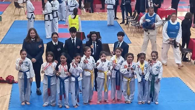 Anfitriones y destacados