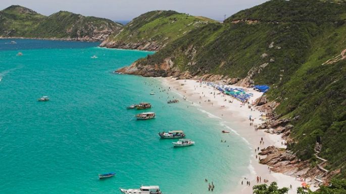 Van por playas privadas