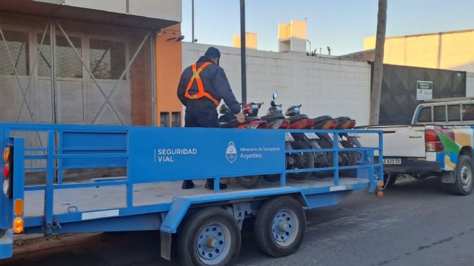 Retuvieron 50 motos y un auto, detuvieron a 2 menores y recuperaron 2 vehículos