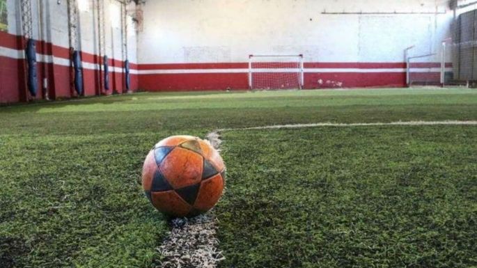 Murió tras recibir un pelotazo durante un partido de fútbol
