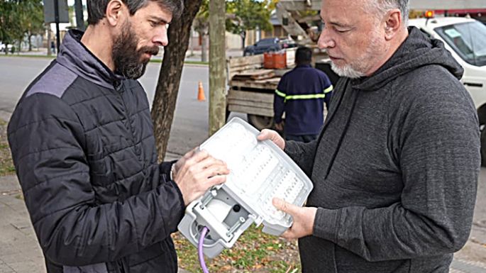 Nueva luminaria en un bulevar