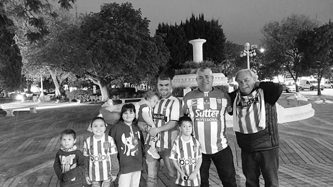 Celebración albirroja en Plaza Centenario