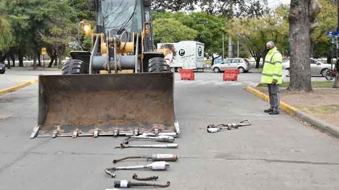 Prohibirán la venta de escapes no permitidos