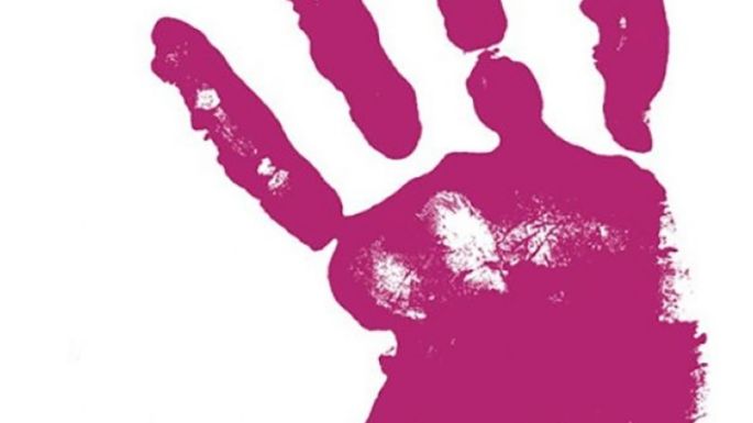 Una joven de 16 años fingió estar muerta para detener una agresión