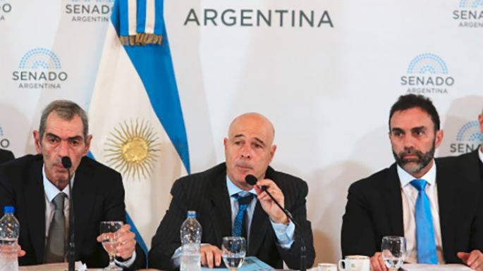 Se complica el dictamen
