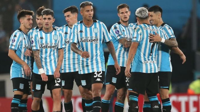 Insólito: el plantel de Racing llegó a Brasil, pero sin los botines