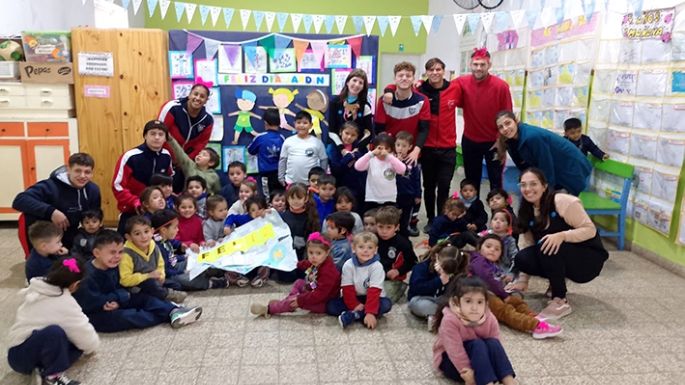Jugaron con niños de las dos ciudades
