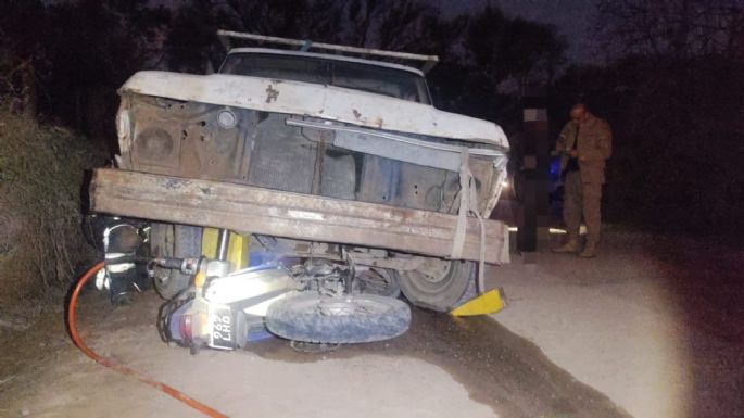 Un motociclista terminó con lesiones tras chocar contra una camioneta