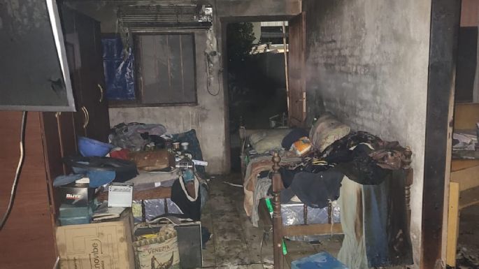 Se incendió una casa y un hombre mayor sufrió lesiones por quemaduras