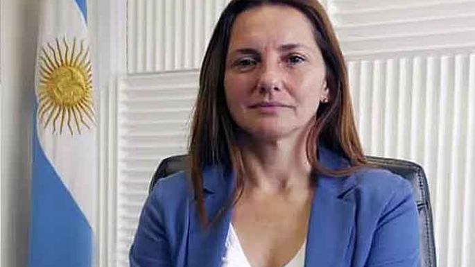 Otra renuncia
