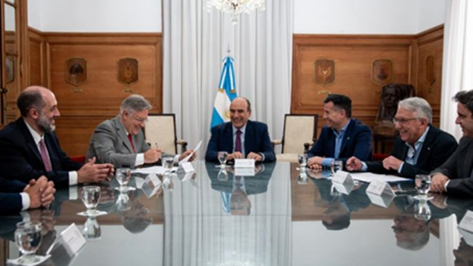 Llaryora firmó con Francos para reactivar obra pública