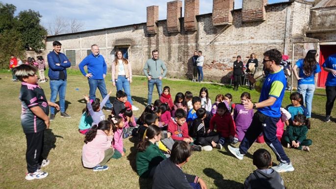 Abrieron las escuelas los sábados: almuerzo y juegos