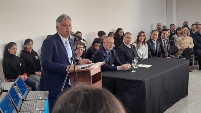 El gobernador Llaryora inauguró una nueva escuela secundaria en barrio Botta