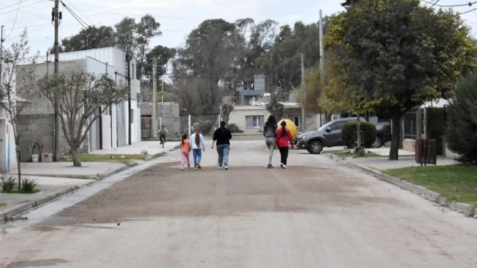 Tres amigos unidos en tres calles