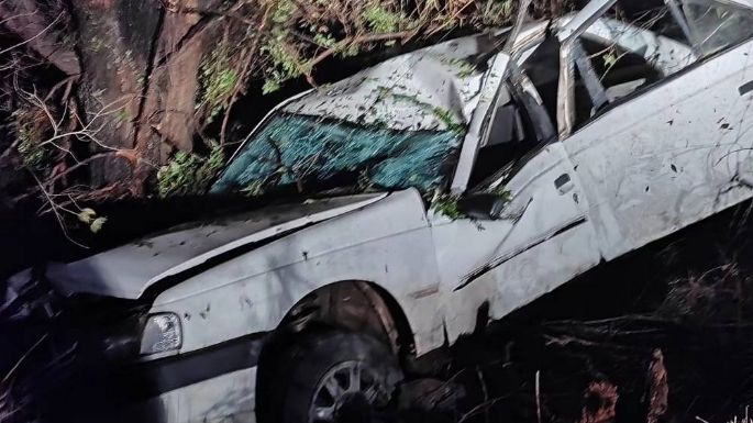 Tres lesionados trasladados al Pasteur luego de despistar en un auto