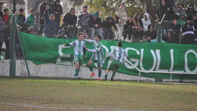 Rivadavia, a paso firme