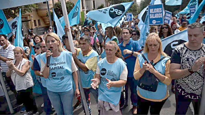 Docentes van a un nuevo paro
