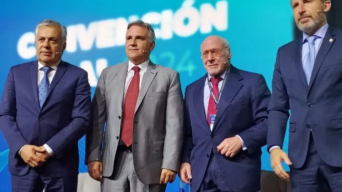 Llaryora hizo una fuerte defensa de la obra pública como motor de la economía
