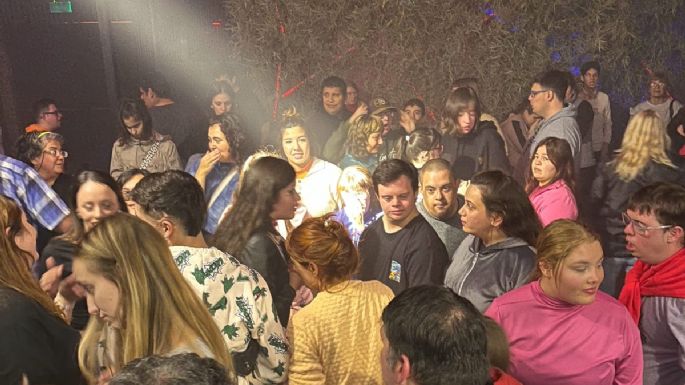 Se realizó una "Noche de boliche" para personas con discapacidad