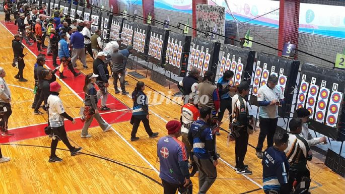 Tiradores de distintos puntos del país participan del Torneo de Arquería