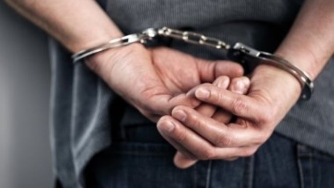 Detenido por agredir con golpes de puño a su pareja