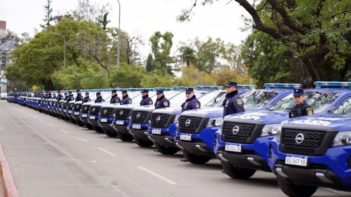 Llaryora defendió el uso de armas no letales para combatir el delito