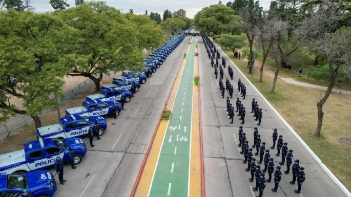 Llaryora defendió el uso de armas no letales para combatir el delito
