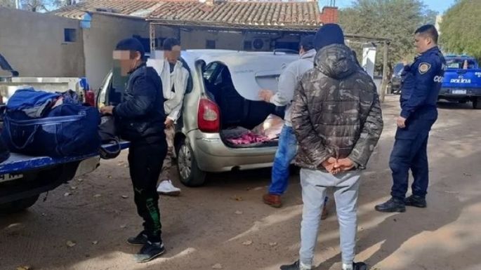 Un hombre manejó casi 200 kilómetros con su hija de 9 años en el baúl del auto