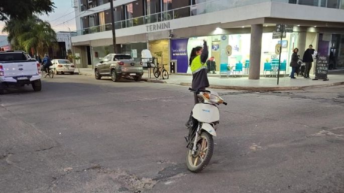 Un peatón sufrió grave fractura en una pierna al ser embestido por una moto