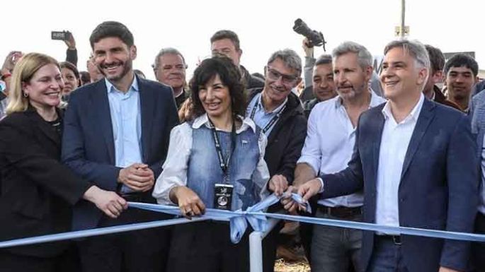 Llaryora anunció agrocréditos