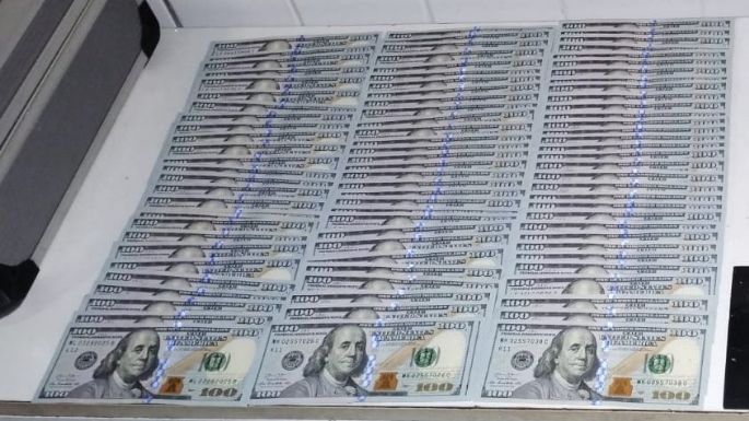 Detuvieron a tres hombres con 10 mil dólares y drogas