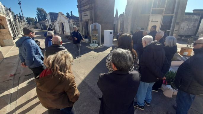 Rindieron homenaje a Juan Domingo Perón en el busto del cementerio local