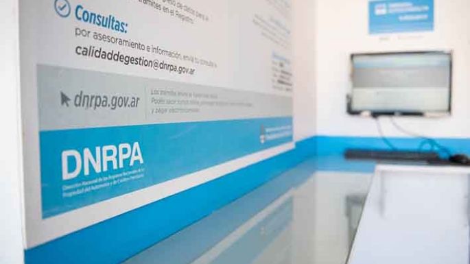 Un joven de Oliva seguirá investigado por defraudación