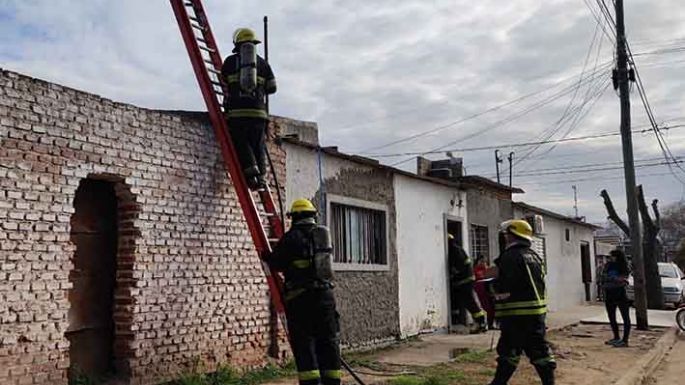 Incendio en una precaria vivienda del barrio Las Playas