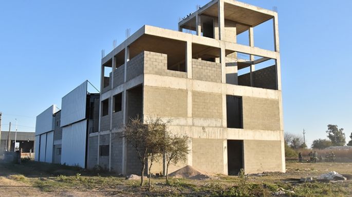 ¿Dónde están las aberturas del Cuartel de Bomberos?