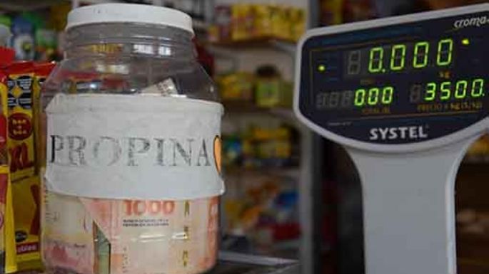 Más cerca de aplicar propinas obligatorias
