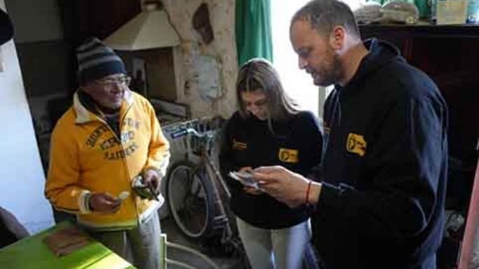 Vecinalistas, un gremialista y una dirigente comunitaria