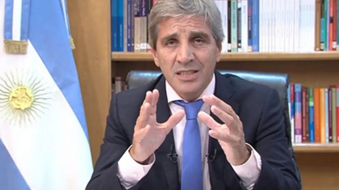 Caputo: “Vender dólares para pagar impuestos”