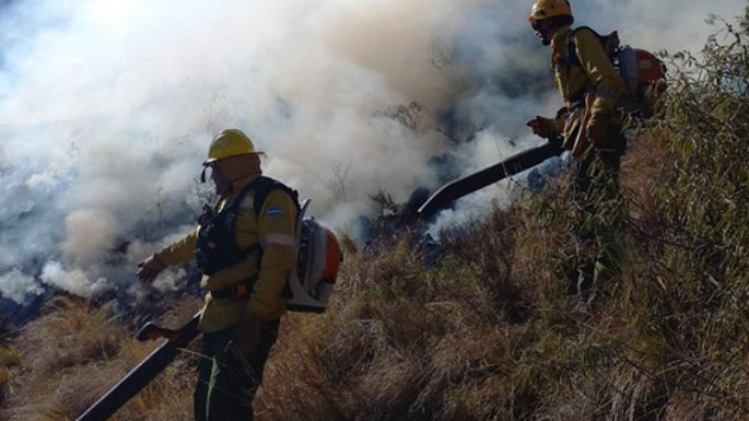 Hay tres detenidos por el incendio en el Champaquí