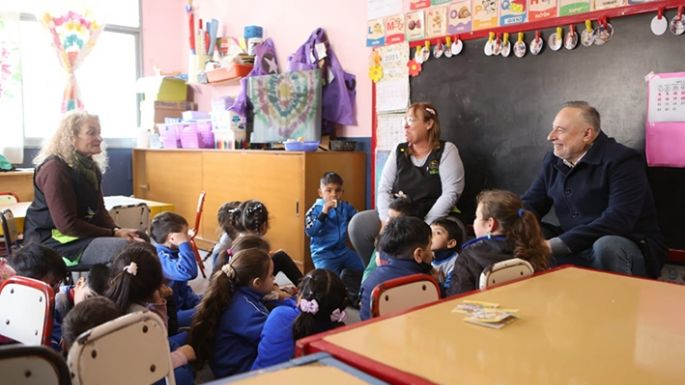 Accastello habilitó obras en escuelas